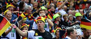Fahnenmeer. Auch 2027 wird Deutschland wieder im Handballfieber sein.