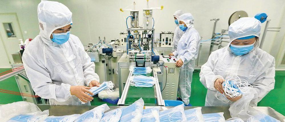 Der Bedarf an Atemschutzmasken steigt in China besonders deutlich. Das wirkt sich auch auf den Nachschub für Europa aus.