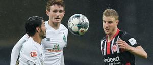Kein Duell am Sonntag. Werder Bremen und Eintracht Frankfurt treffen erst am Mittwoch aufeinander.
