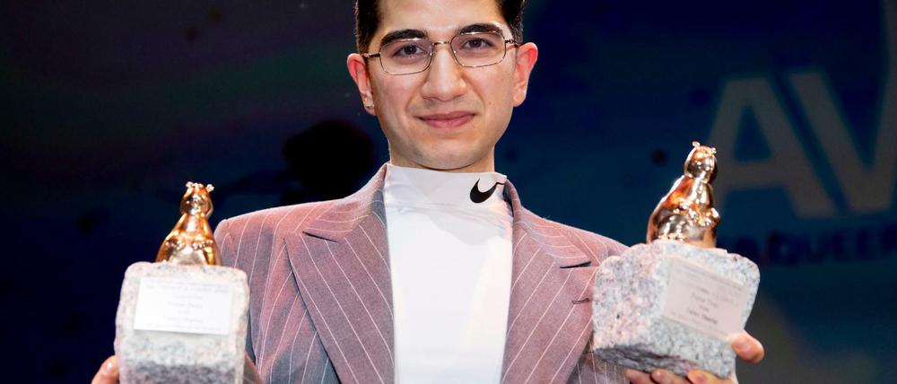 Regisseur Faraz Shariat bekam für "Futur Drei" den Spielfilm-Teddy und den Leserjury-Teddy von queer.de.