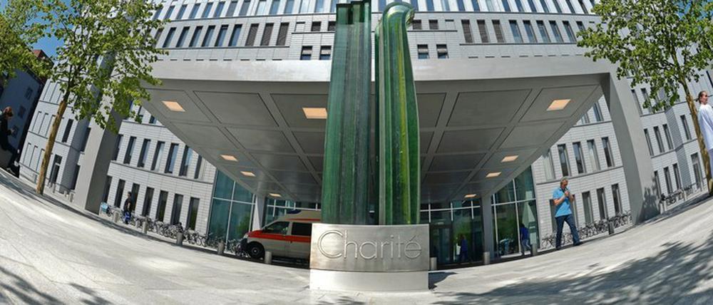 Auf knapp 330 Plätze kommen an der Charité mehr als 4000 Bewerbungen.