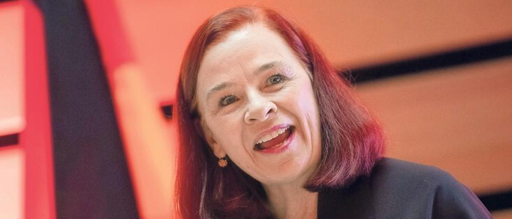 Catherine Tait ist Präsidentin und Chief Executive Officer der Canadian Broadcasting Corporation/Radio-Canada. Sie arbeitet seit 2018 als CEO und ist die erste Frau in dieser Position.