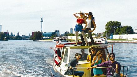 Auch eine Idee. Mehr öffentlicher Personennahverkehr auf dem Wasser – einer der Vorschläge. Partygänger freut’s. 