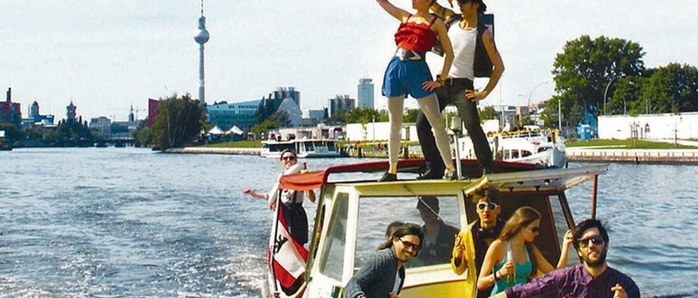 Auch eine Idee. Mehr öffentlicher Personennahverkehr auf dem Wasser – einer der Vorschläge. Partygänger freut’s. 