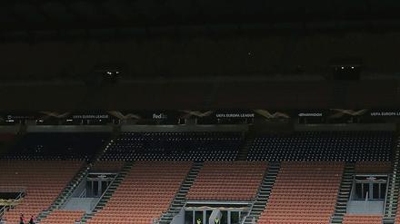Nichts zu sehen. Zum Europa-League-Spiel zwischen Inter Mailand und Ludogorets durften wegen der Ansteckungsgefahr keine Zuschauer ins Stadion. Foto: Reuters