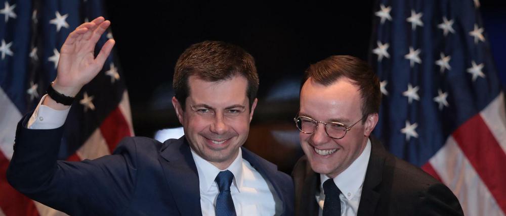 Pete Buttigieg (links) schmeißt hin. Der erste offen homosexuelle Kandidat für die Präsidentschaft gibt auf.
