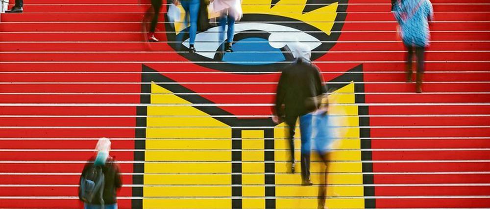 Bitte Abstand halten. Weil der Corona-Virus umgeht, bleiben die 2019 noch dicht gefüllten Leipziger Messehallen in diesem Jahr leer.