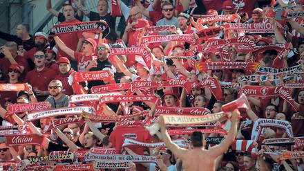 Zwischen leidenschaftlich und feindschaftlich. Einige Union-Fans fremdeln mit der fremdsprachigen Anhängerschaft.