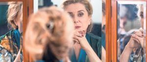 Filmdiva Catherine Deneuve spielt eine französische Filmdiva. 