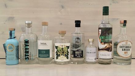 Sie dürfen sich nicht "alkoholfreier Gin" nennen, sind aber zum Mischen mit Tonic gedacht - acht alkoholfreie Destillate im Genuss-Check