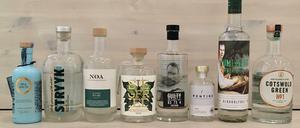 Sie dürfen sich nicht "alkoholfreier Gin" nennen, sind aber zum Mischen mit Tonic gedacht - acht alkoholfreie Destillate im Genuss-Check