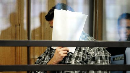 Vier Täter landen vor Gericht. Ihre Haftstrafen haben sie mittlerweile längst abgesessen.