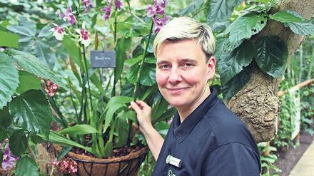Täglich im Grünen. Ivonne Bartsch-Kiesant mag alles, was hier wächst. Natürllich auch die tausend Orchideen, die jetzt Saison haben. 
