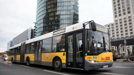 Ein BVG-Bus am Potsdamer Platz.