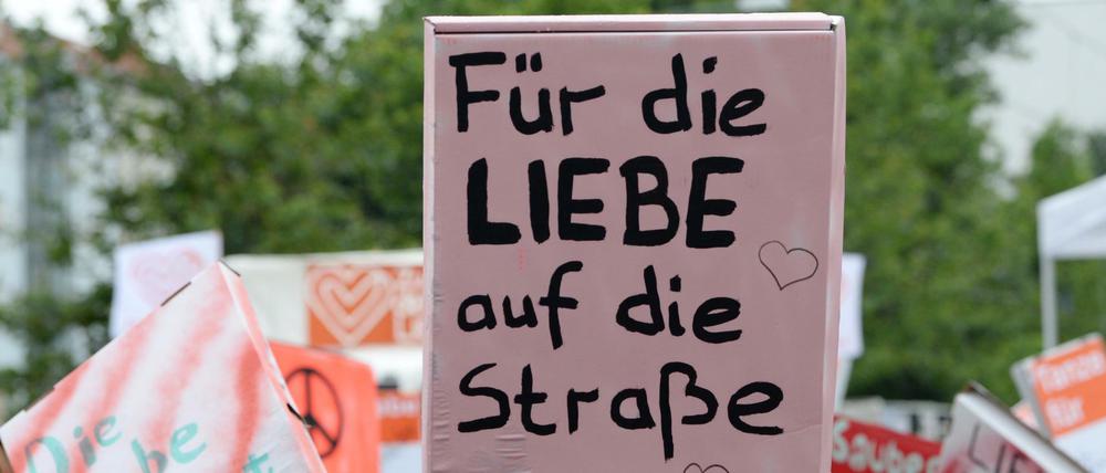 Seit 2015 zieht der Zug der Liebe für Frieden und Toleranz in Berlin.