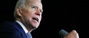 Joe Biden ist auf einmal wieder voll da. In Los Angeles spricht er am Abend zu seinen Anhängern. 