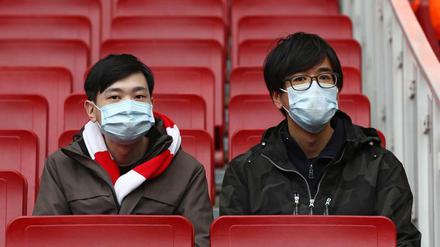 Leere Ränge und Schutzmasken: Der Sport steht vor schwierigen Wochen.