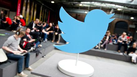 Das Twitter-Logo auf der Berliner Republica-Konferenz. 