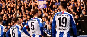Immerhin noch unentschieden. Herthas Spieler wissen nach dem Abpfiff nicht so recht, was sie mit dem 2:2 gegen Bremen anfangen sollen. Die Fans hingegen hatten dazu eine klare Meinung.