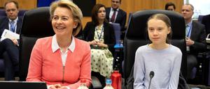 Greta Thunberg und Ursula von der Leyen, nehmen an der Sitzung des Kollegiums der Kommissare in Brüssel teil. 