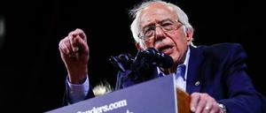 Bernie Sanders, demokratischer Bewerber um die Präsidentschaftskandidatur, spricht bei einer Veranstaltung am "Super Tuesday".