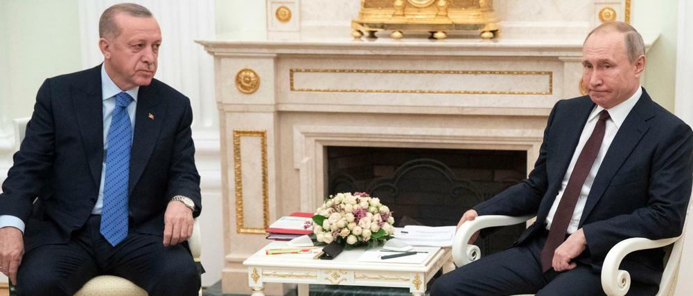 Ganz schön mühsam. Sechs Stunden verhandelten Putin und Erdogan miteinander.
