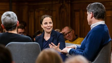 Marion Brasch (von hinten), Thea Dorn und Jakob Augstein