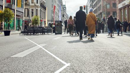 Im Oktober war die Friedrichstraße schon einmal für ein Wochenende eine Flaniermeile. Jetzt wird der Versuch ausgedehnt.