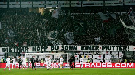 Sohn einer Mutter: Die Frankfurter Fans übten sich in Kreativität.