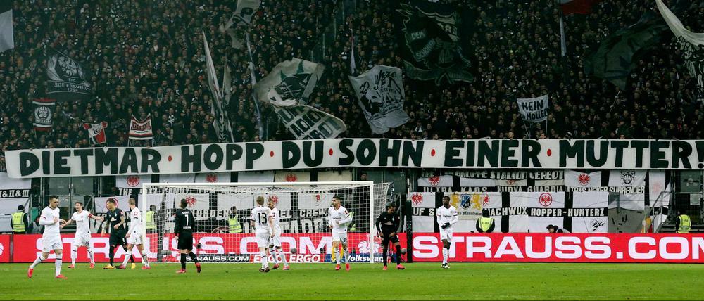 Sohn einer Mutter: Die Frankfurter Fans übten sich in Kreativität.