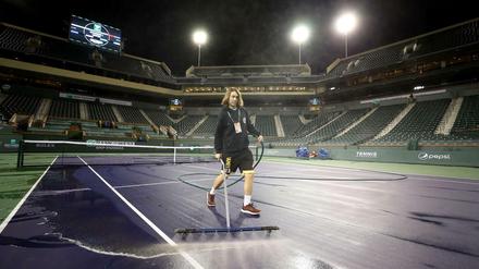 Aufräumen. In Indian Wells wird in den kommenden Tagen kein Tennis gespielt.