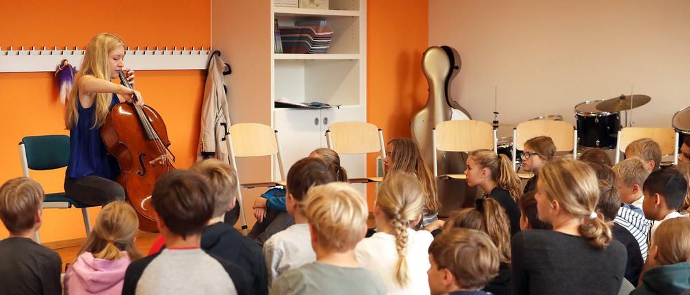 Grundschulen in Ostdeutschland sind durchgehend besser mit Fachkräften besetzt (im Bild eine Schule in Potsdam).