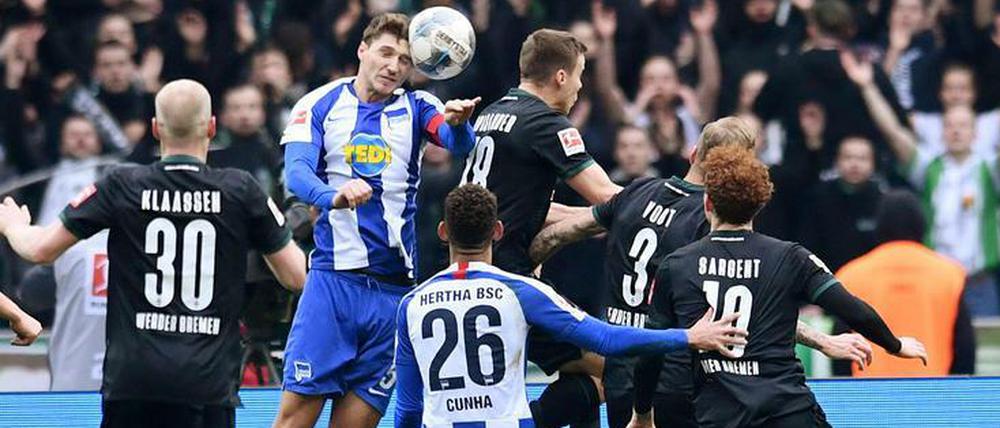 Immerhin. Hier trifft Niklas Stark per Kopf zum 1:2.