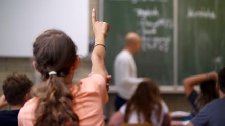 Neun von zehn Lehrern empfinden das Arbeitspensum als zu hoch.