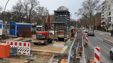 Nach zwei Jahren Bauzeit sieht der Fahrstuhl so aus am U-Bahnhof Spichernstraße