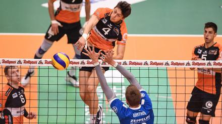 Die BR Volleys schmettern am Sonntag gegen Friedrichshafen vor leeren Rängen.