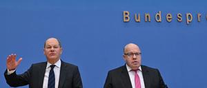 Olaf Scholz und Peter Altmaier vor der Bundespressekonferenz.