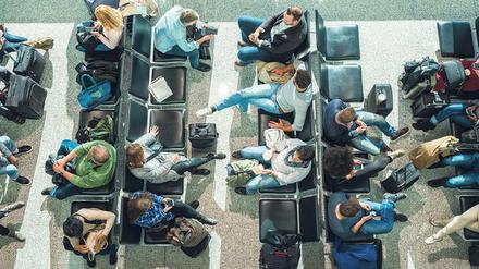 Warten auf das Flugzeug: Steigt die Grenze auf fünf Stunden, würden viele Kunden leer ausgehen.