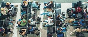 Warten auf das Flugzeug: Steigt die Grenze auf fünf Stunden, würden viele Kunden leer ausgehen.