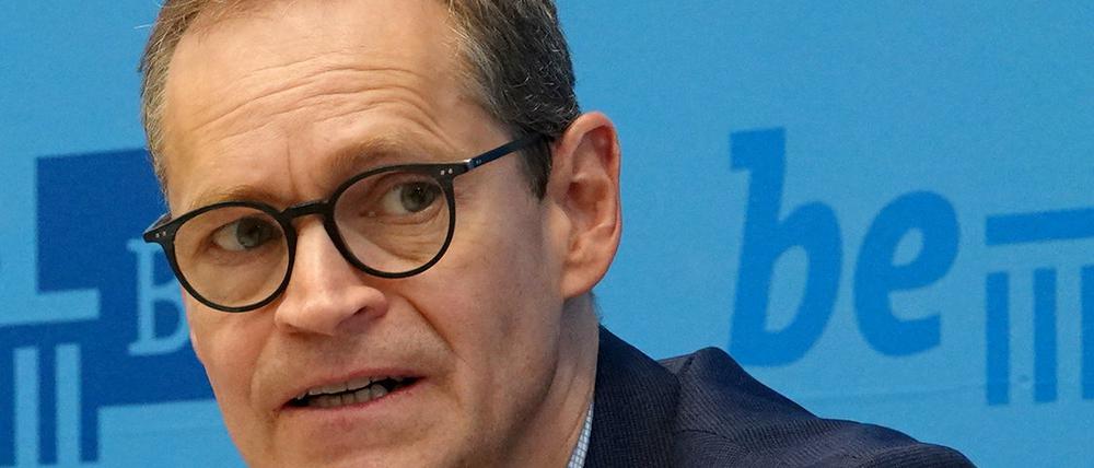 Berlins Regierender Bürgermeister Michael Müller während der Pressekonferenz des Berliner Senats.