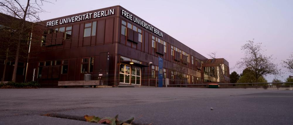Menschenleer: Die „Rostlaube“ der Freien Universität Berlin.