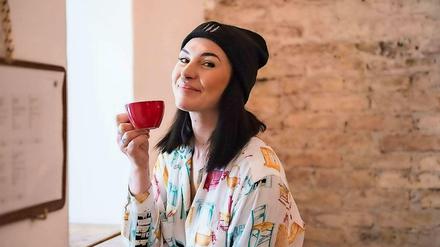 Der Punk unter den Baristas. Nicole Battefeld, 30, ist in ihrem Beruf vielfach ausgezeichnet. Kaffee ist ihre Welt. Und sie verrät gern, wo man ihn kaufen und wie man ihn aufbrühen sollte.