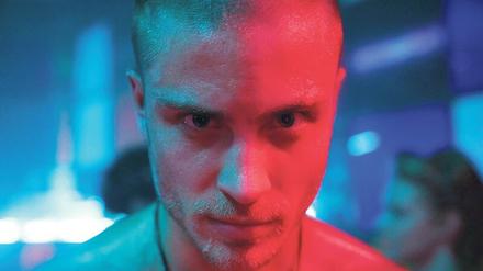 High sein, frei sein? Eric Stehfest (Jannik Schümann) kommt mit Crystal Meth durch den Tag, aber nicht durchs Leben. 
