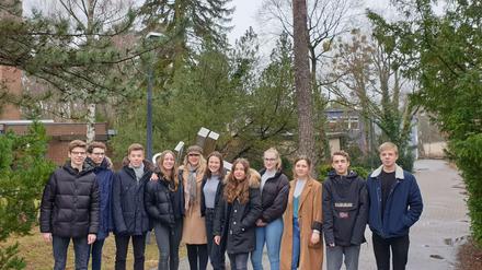 Die Gruppe des Wald-Gymnasiums, die beim Zeitungsprojekt mitgemacht hat: Julian Draenkow, Gregor Radtke, Jannis Stöwer, Fiona Christmann, Vivien Meggyes, Thea Ossenberg, Elisabeth Fenniger, Hannah-Marla Stein, Annie List, Jonas Vlachy, Leo Boberg (v.l.)