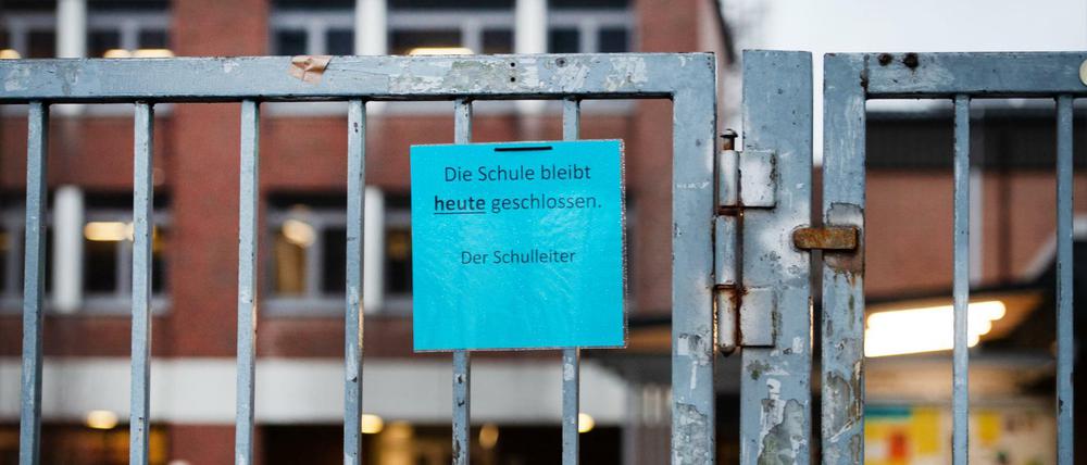 Wegen des Virus könnten Schulen komplett geschlossen werden.