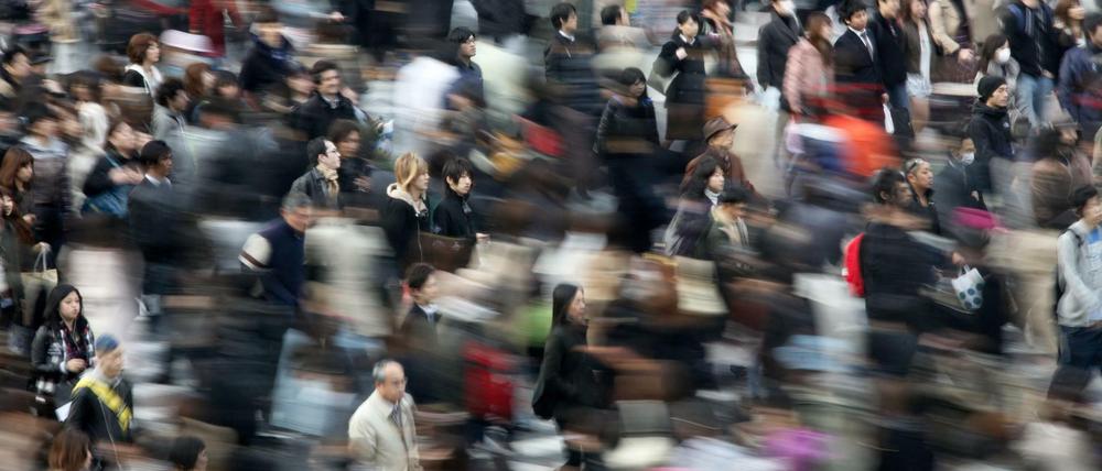 Wo viele Menschen sind, fühlt sich das Virus wohl. Absagen von Großveranstaltungen sind konsequent.