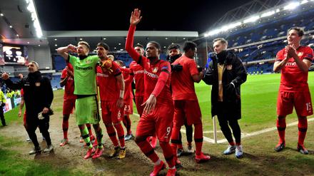 Es läuft bei Leon Bailey (im Vordergrund) und seinen Mannschaftskollegen.