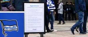 Die Profis von Hertha BSC sollen unnötige Risiken meiden und in der trainingsfreien Zeit nicht durch die Weltgeschichte fliegen.