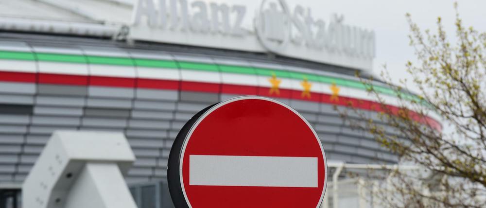 Stopp! An Fußball ist bei Juventus Turin momentan nicht zu denken, die Mannschaft befindet sich in Quarantäne.