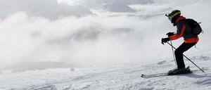 Unwissentlich sorgten viele Skiurlauber für die Verbreitung des Virus.